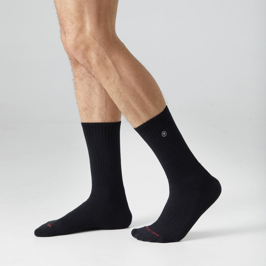 Athletic Essentials Lion - Black (1)